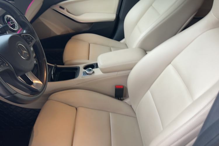 Used Mercedes-Benz CLA 2016 Facelifted CLA 200 Stylish Edition Interior 4