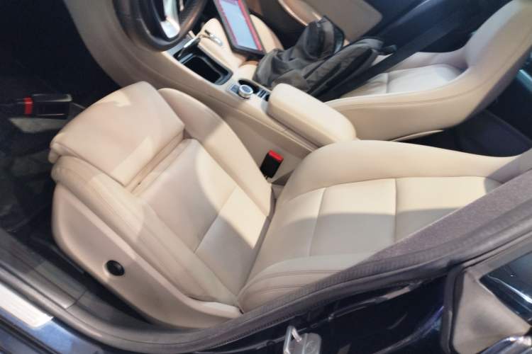 Used Mercedes-Benz CLA 2016 Facelifted CLA 200 Stylish Edition Left Front Seat