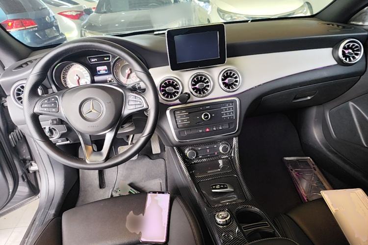Used Mercedes-Benz CLA 2016 CLA 200 Style Edition Center Console