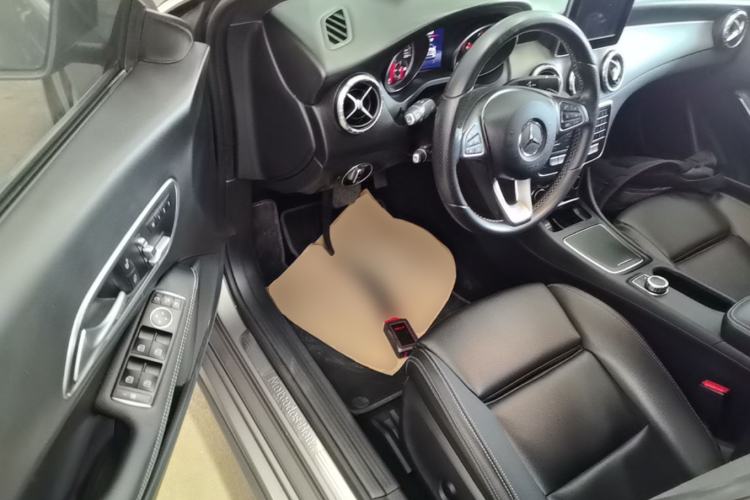 Used Mercedes-Benz CLA 2016 Facelifted CLA 200 Stylish Edition Driver Seat
