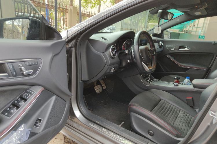 Used Mercedes-Benz CLA 2016 Year Restyled CLA 220 4MATIC Driver Seat