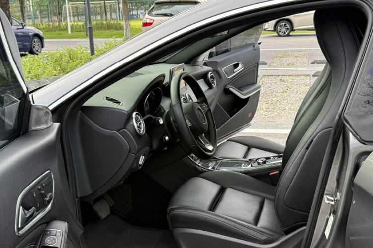 Used Mercedes-Benz CLA 2016 CLA 200 Style Edition Interior 4