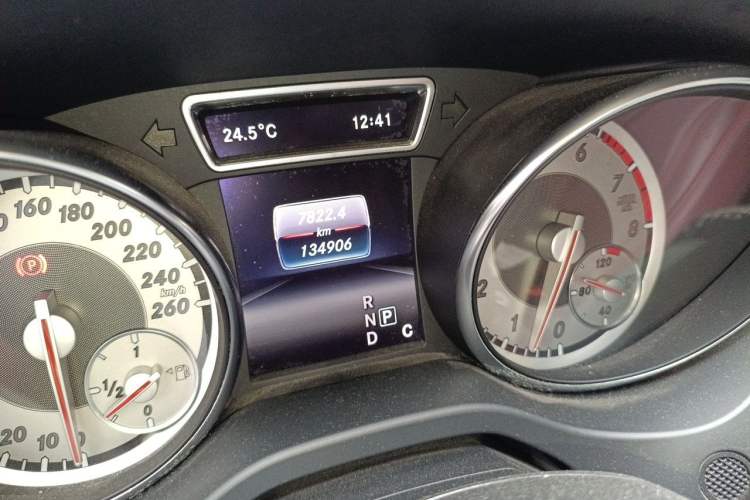 Used Mercedes-Benz CLA 2016 CLA 220 4MATIC Odometer Close Up