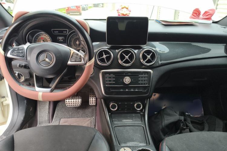 Used Mercedes-Benz CLA 2016 CLA 220 4MATIC Center Console