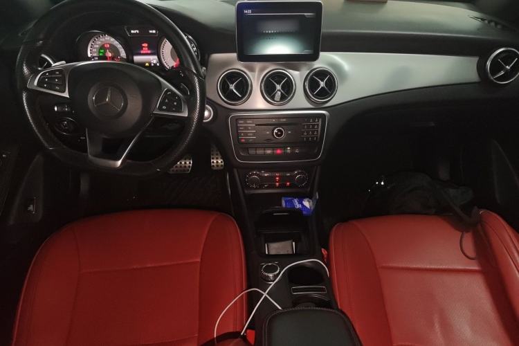 Used Mercedes-Benz CLA 2016 CLA 220 4MATIC Center Console