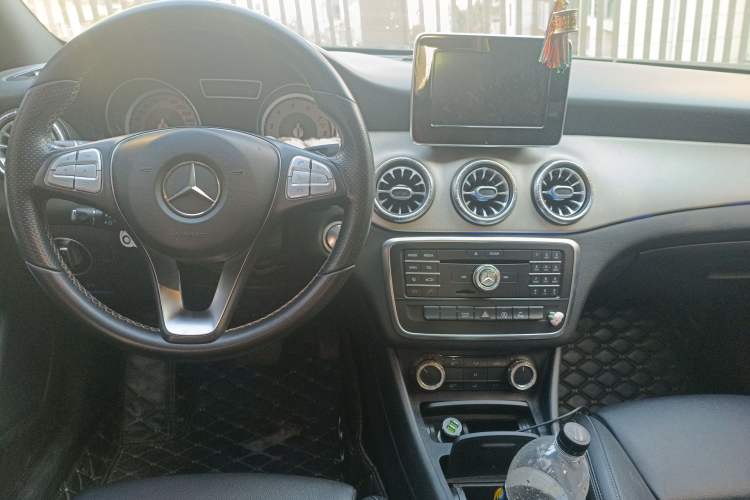 Used Mercedes-Benz CLA 2016 CLA 200 Style Edition Center Console