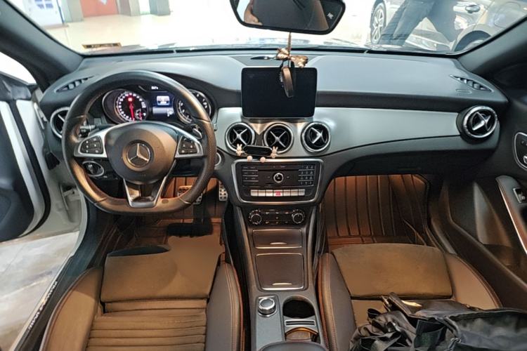 Used Mercedes-Benz CLA 2016 Year Restyled CLA 220 4MATIC Center Console