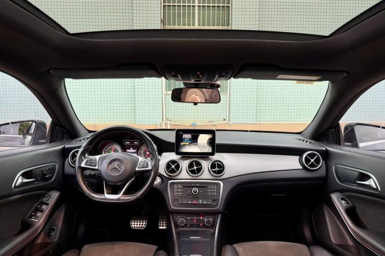 Used Mercedes-Benz CLA 2016 CLA 220 4MATIC Interior 1