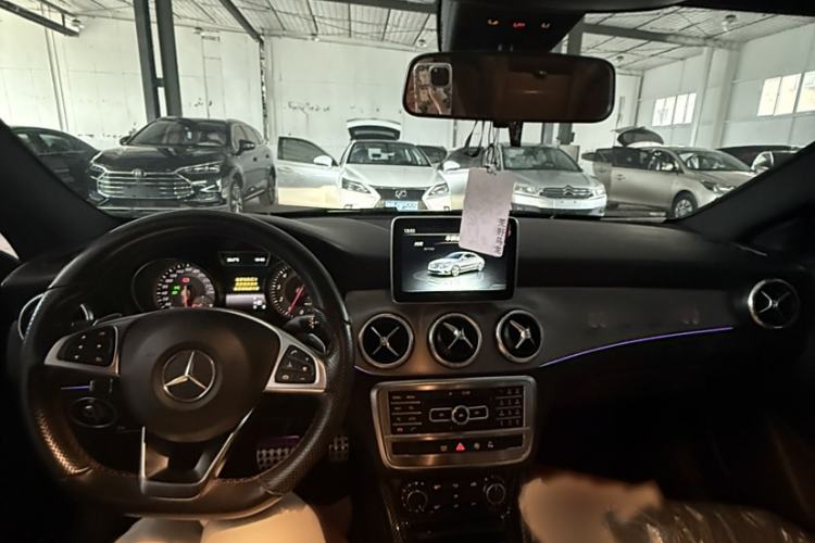 Used Mercedes-Benz CLA 2016 CLA 220 4MATIC Interior 1