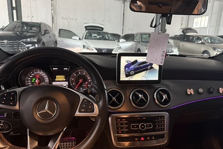 Used Mercedes-Benz CLA 2016 CLA 220 4MATIC Interior 2