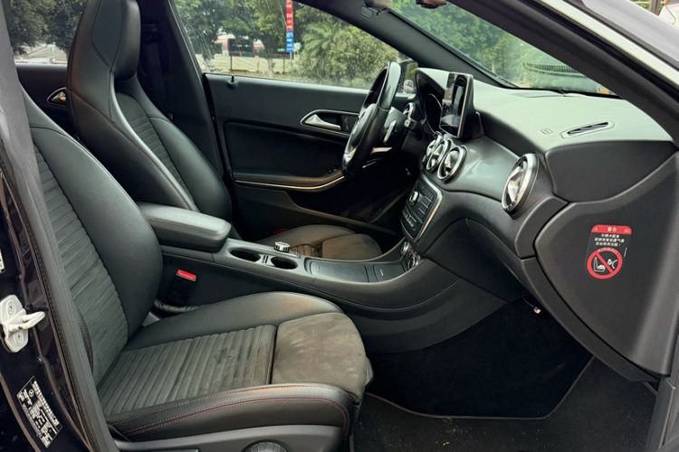 Used Mercedes-Benz CLA 2016 CLA 220 4MATIC Interior 4