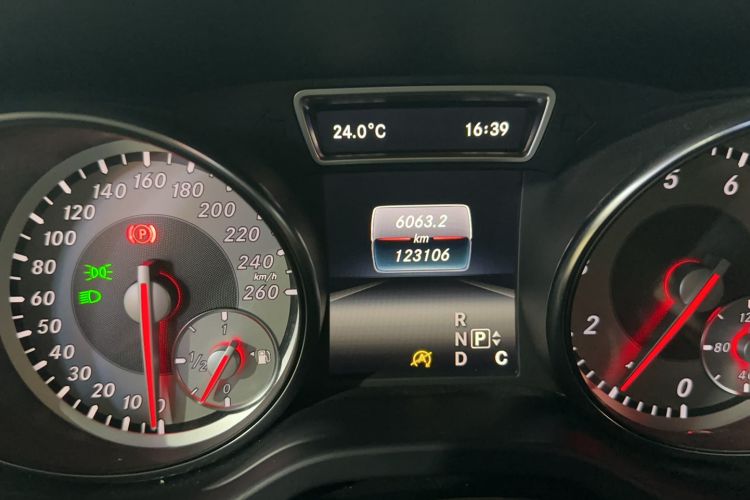 Used Mercedes-Benz CLA 2016 CLA 220 4MATIC Odometer Close Up