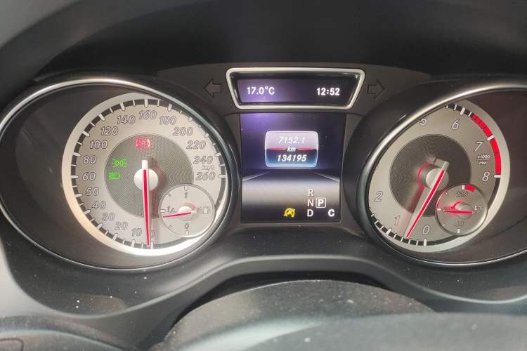 Used Mercedes-Benz CLA 2016 CLA 220 4MATIC Odometer Close Up