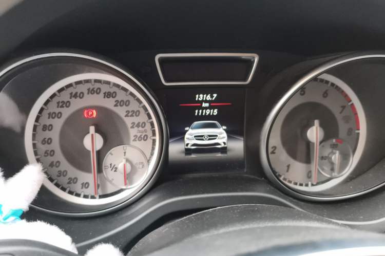 Used Mercedes-Benz CLA 2016 CLA 220 4MATIC Odometer Close Up