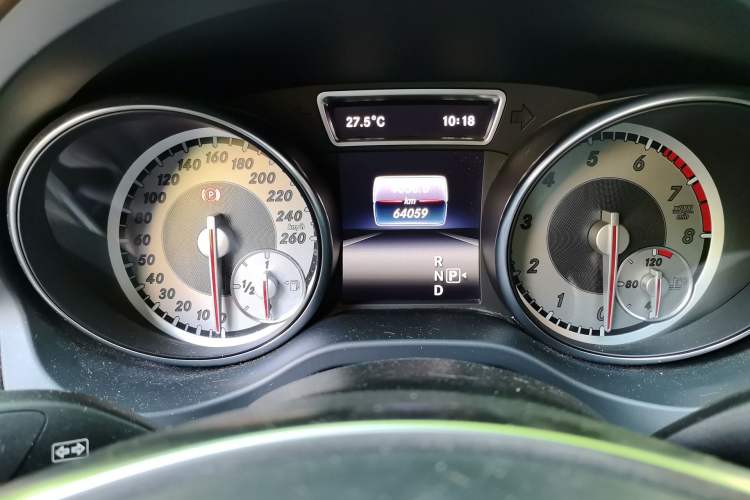 Used Mercedes-Benz CLA 2016 CLA 260 4MATIC Odometer Close Up