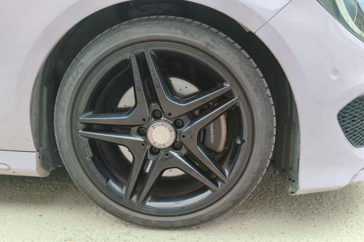Used Mercedes-Benz CLA 2016 CLA 220 4MATIC Right Front Wheel Hub