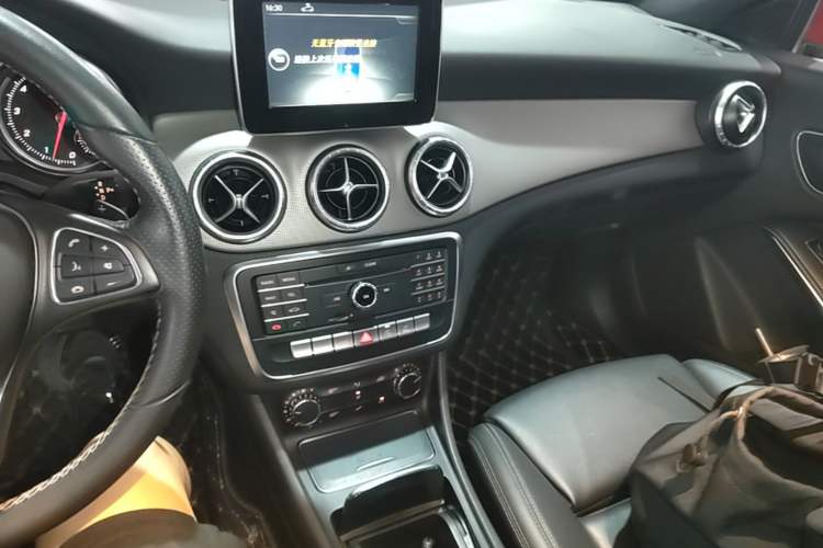 Used Mercedes-Benz CLA 2016 Facelifted CLA 200 Stylish Edition Audio And AC Panel