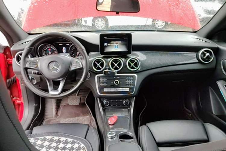 Used Mercedes-Benz CLA 2016 Facelifted CLA 200 Stylish Edition Center Console