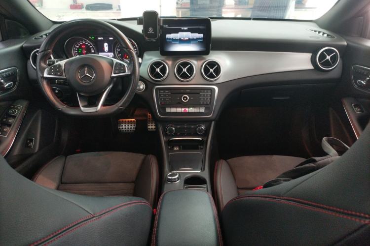 Used Mercedes-Benz CLA 2016 Year Restyled CLA 220 4MATIC Center Console