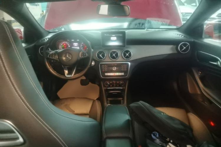 Used Mercedes-Benz CLA 2016 Facelifted CLA 200 Stylish Edition Center Console