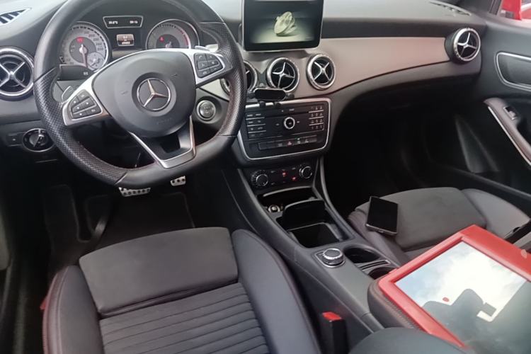 Used Mercedes-Benz CLA 2016 CLA 220 4MATIC Center Console