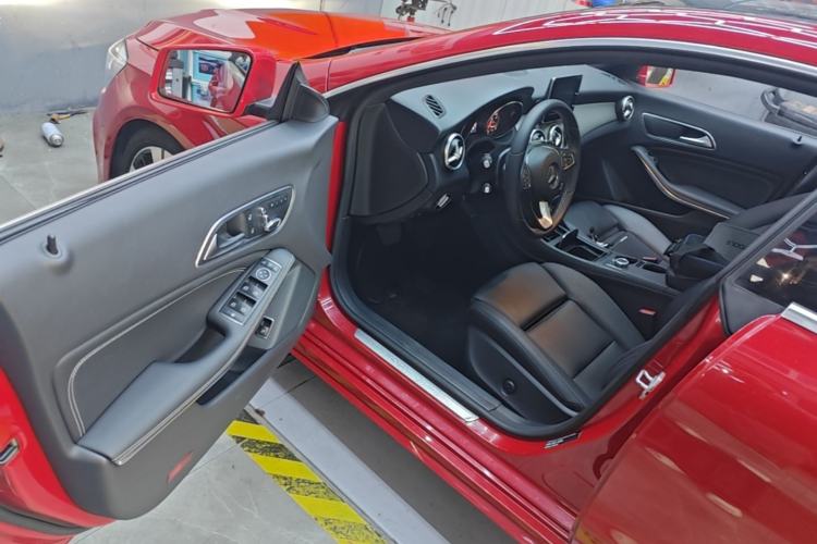 Used Mercedes-Benz CLA 2016 Facelifted CLA 200 Stylish Edition Driver Seat