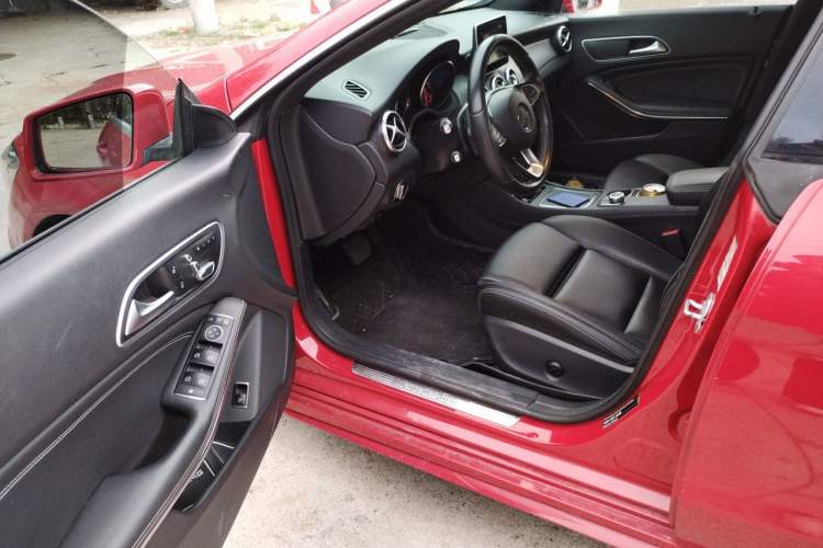 Used Mercedes-Benz CLA 2016 Facelifted CLA 200 Stylish Edition Driver Seat