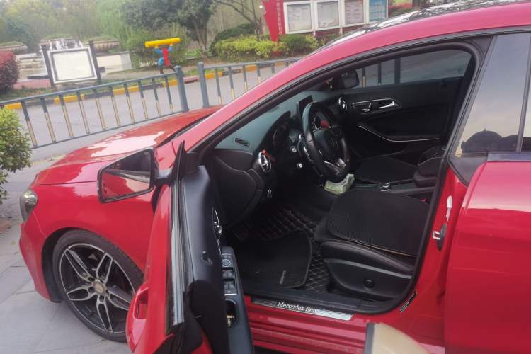 Used Mercedes-Benz CLA 2016 Year Restyled CLA 220 4MATIC Driver Seat