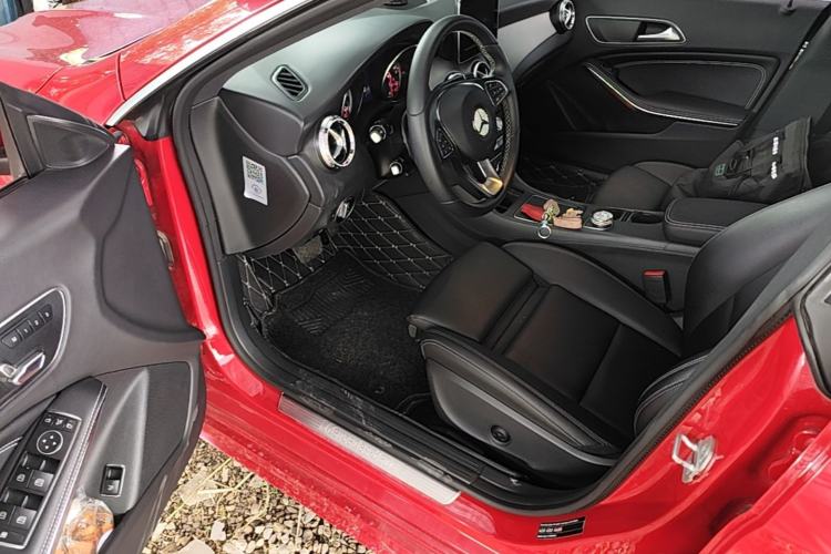 Used Mercedes-Benz CLA 2016 Facelifted CLA 200 Stylish Edition Driver Seat