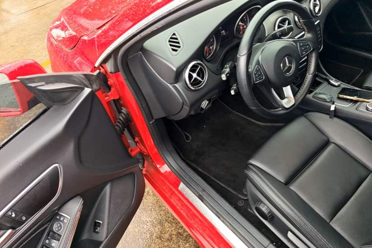 Used Mercedes-Benz CLA 2016 Refreshed CLA 200 Sport Edition Driver Seat