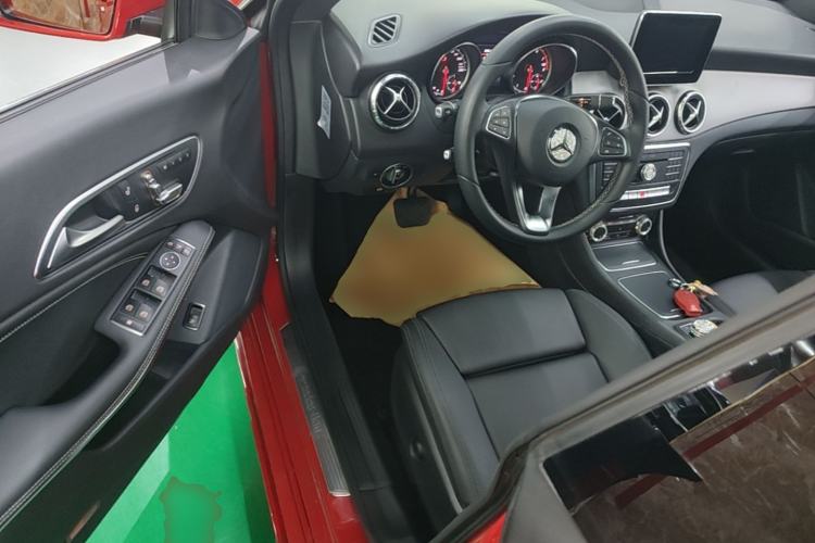 Used Mercedes-Benz CLA 2016 Facelifted CLA 200 Stylish Edition Driver Seat
