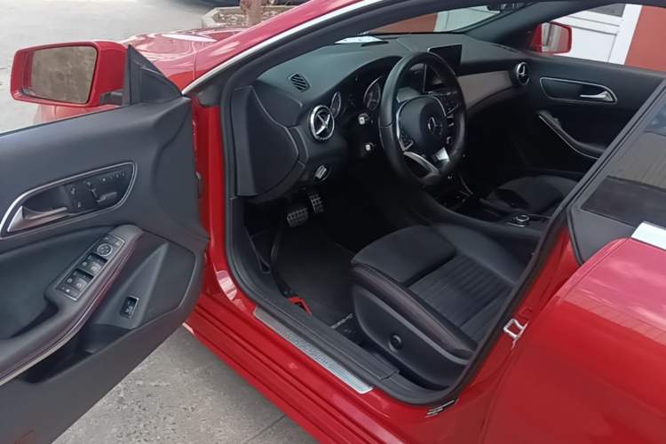 Used Mercedes-Benz CLA 2016 CLA 220 4MATIC Driver Seat