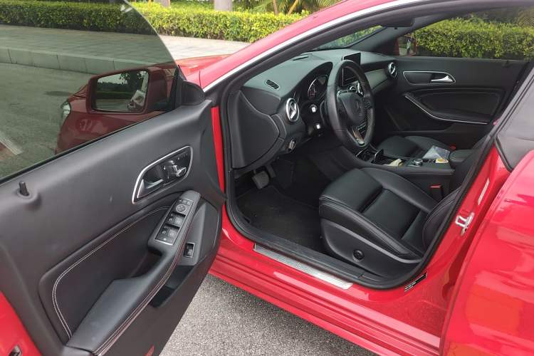Used Mercedes-Benz CLA 2016 Facelifted CLA 200 Stylish Edition Driver Seat