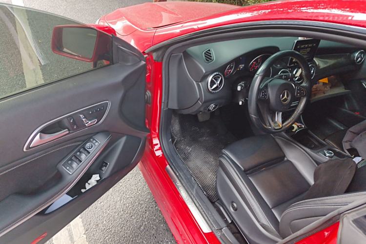 Used Mercedes-Benz CLA 2016 Facelifted CLA 200 Stylish Edition Driver Seat