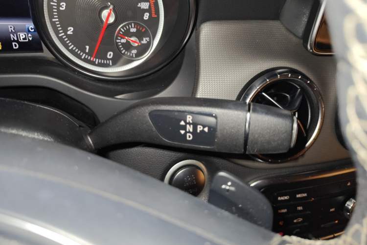Used Mercedes-Benz CLA 2016 Refreshed CLA 200 Sport Edition Gear Lever