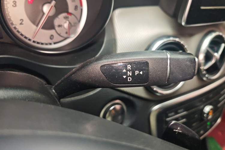 Used Mercedes-Benz CLA 2016 Refreshed CLA 200 Sport Edition Gear Lever