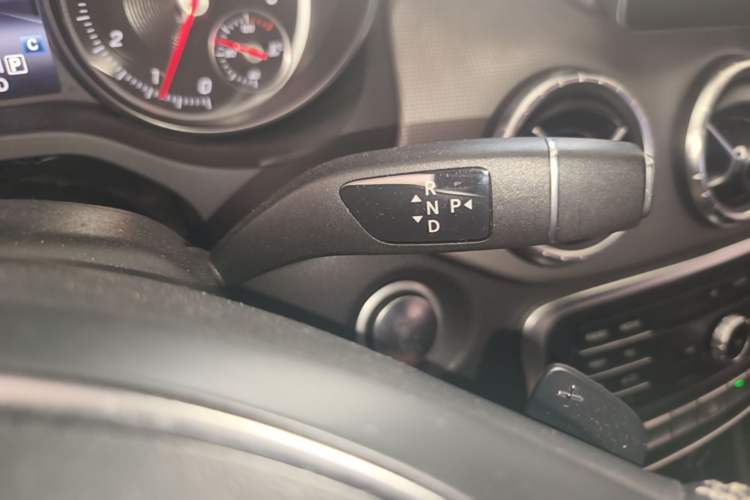 Used Mercedes-Benz CLA 2016 Refreshed CLA 200 Sport Edition Gear Lever