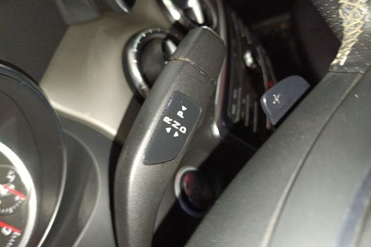 Used Mercedes-Benz CLA 2016 Refreshed CLA 200 Sport Edition Gear Lever