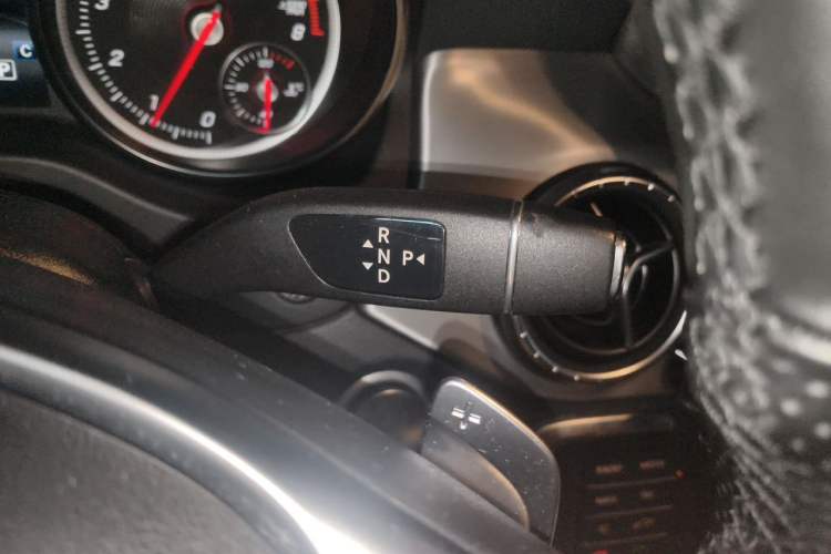 Used Mercedes-Benz CLA 2016 Facelifted CLA 260 4MATIC Gear Lever