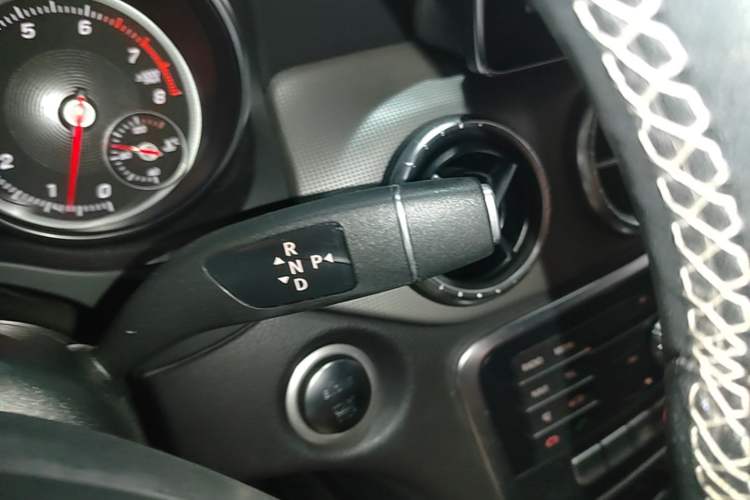 Used Mercedes-Benz CLA 2016 Facelifted CLA 200 Stylish Edition Gear Lever