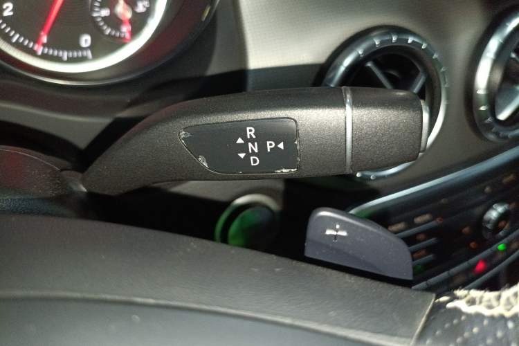 Used Mercedes-Benz CLA 2016 Refreshed CLA 200 Sport Edition Gear Lever