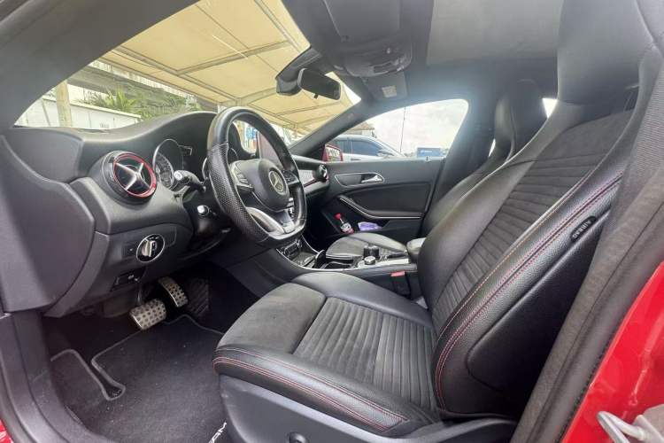 Used Mercedes-Benz CLA 2016 CLA 220 4MATIC Interior 2