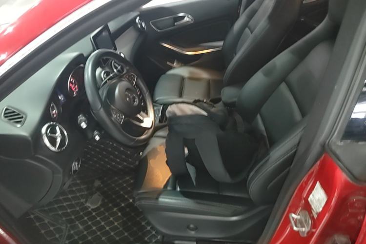 Used Mercedes-Benz CLA 2016 Facelifted CLA 200 Stylish Edition Left Front Seat