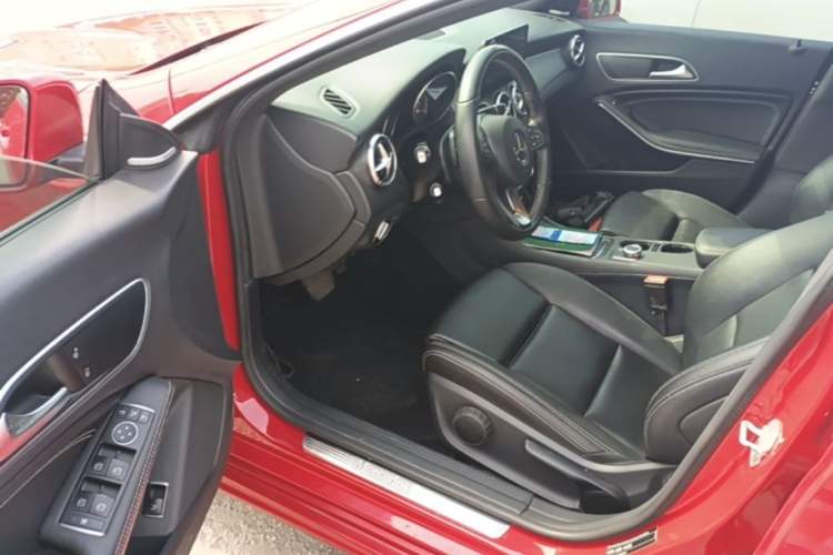 Used Mercedes-Benz CLA 2016 Refreshed CLA 200 Sport Edition Left Front Seat