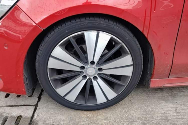 Used Mercedes-Benz CLA 2016 Facelifted CLA 200 Stylish Edition Left Front Wheel Hub