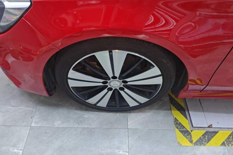 Used Mercedes-Benz CLA 2016 Facelifted CLA 200 Stylish Edition Left Front Wheel Hub