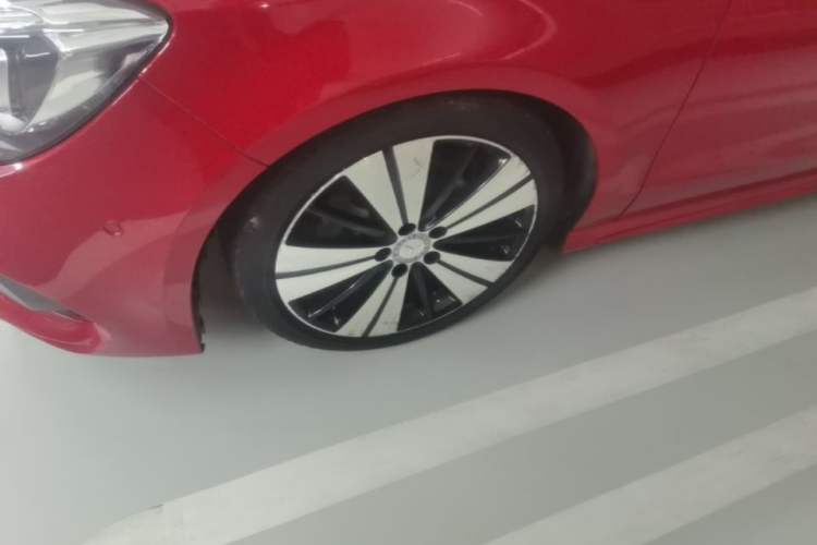 Used Mercedes-Benz CLA 2016 Facelifted CLA 200 Stylish Edition Left Front Wheel Hub