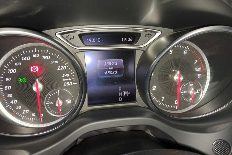 Used Mercedes-Benz CLA 2016 Refreshed CLA 200 Sport Edition Odometer Close Up