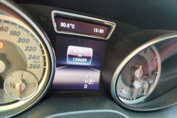 Used Mercedes-Benz CLA 2016 Facelifted CLA 200 Stylish Edition Odometer Close Up