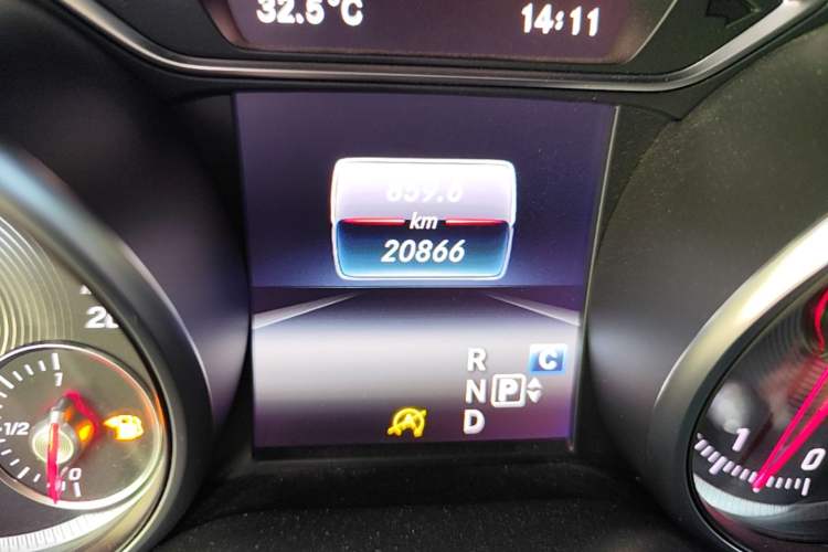 Used Mercedes-Benz CLA 2016 Facelifted CLA 200 Stylish Edition Odometer Close Up